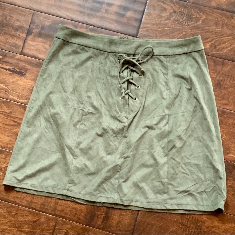 {Maurices} Faux Tie‎ Up Green Skort